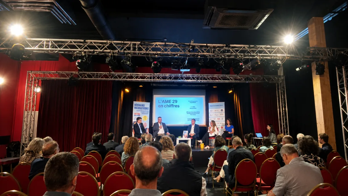 La salle de la Comédie du Finistère aménagée pour un séminaire ou un événement professionnel à Brest
